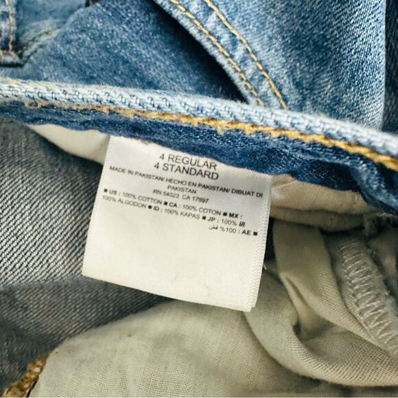 Old Navy Distressed Patchwork Jean Shorts Size 4 - Picture 3 of 3